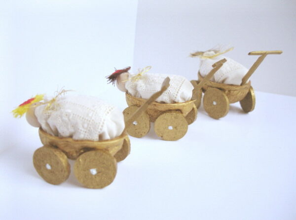 Walnut Carriage With Baby - Wedding (Baby shower) - Image 4